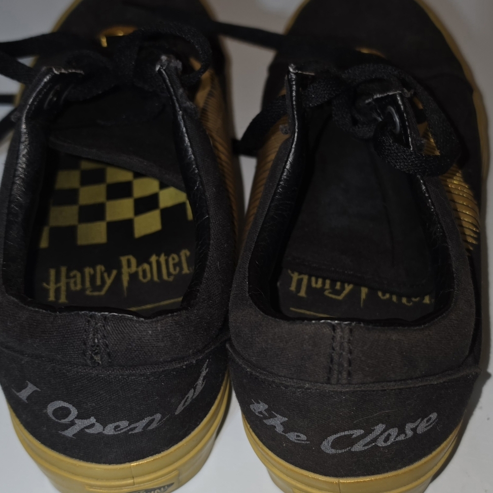 Vans Harry Potter GOLDEN SNITCH Black and Gold 10.5W 9M Low-Top Sneakers - Picture 6 of 9